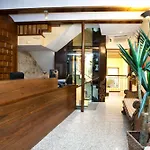 מלון Microtel Placentinos 2*
