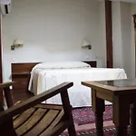 מלון Microtel Placentinos 2*