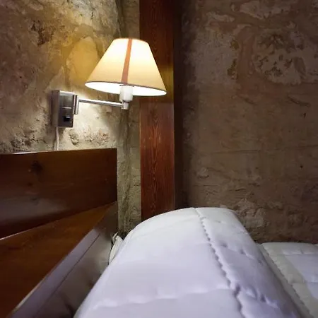Microtel Placentinos فندق