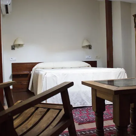 Отель Microtel Placentinos 2*