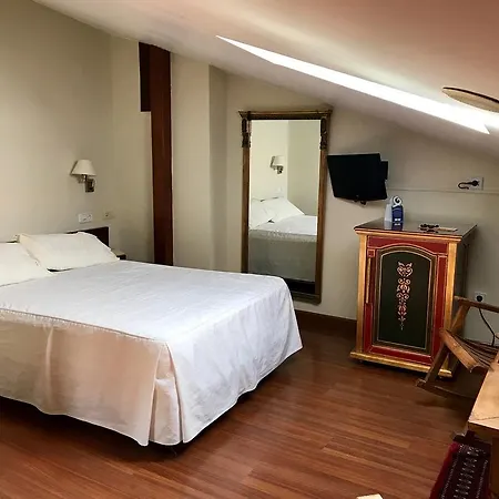 Microtel Placentinos فندق سلامنكا