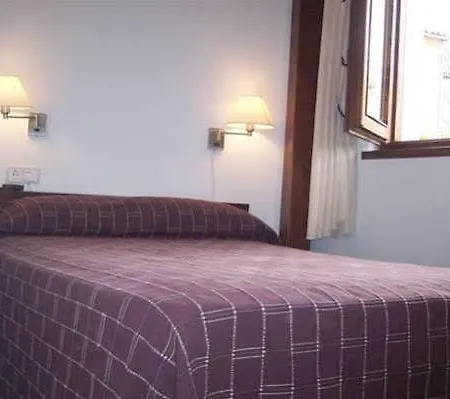 Microtel Placentinos מלון סלאמנקה