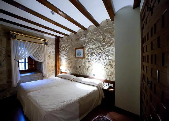 Microtel Placentinos Hotel 2*